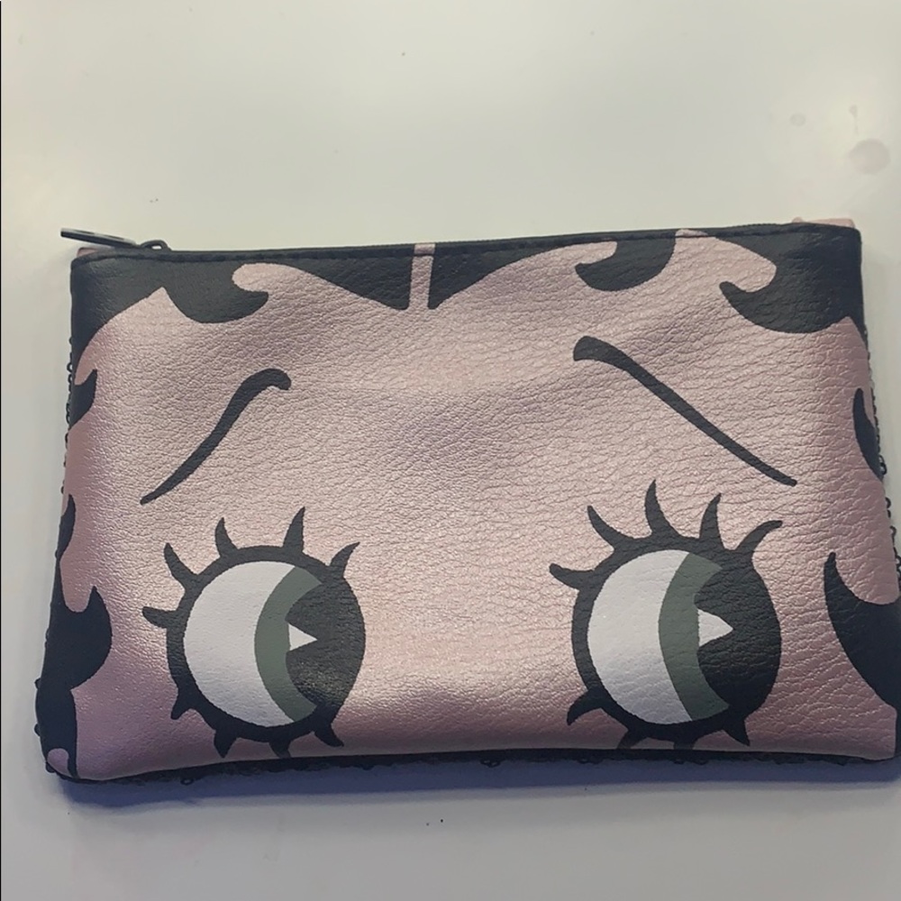 A Betty Boop makeup bag.